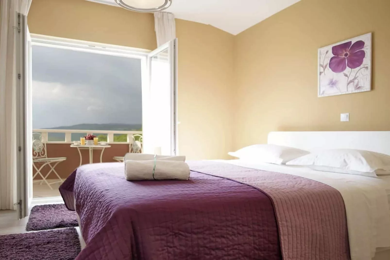 Peaceful Escape with Mountain Views, Heated Pool and Modern Amenities in Radošić - Four Bedroom Villa-Schlafzimmer