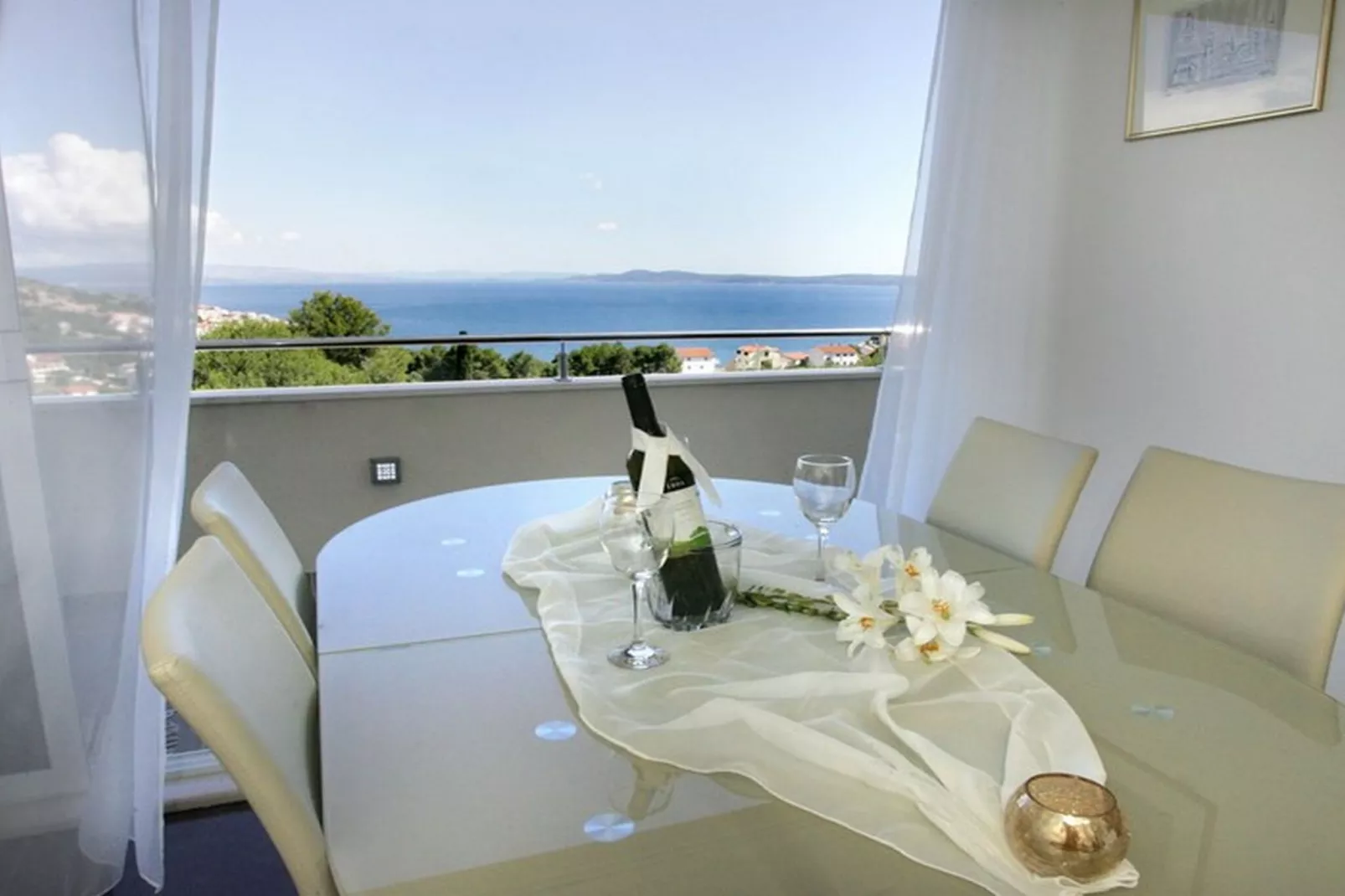 Okrug Gornji Luxurious Escape Villa with Pool - Five Bedroom Villa with Pool-Dining room