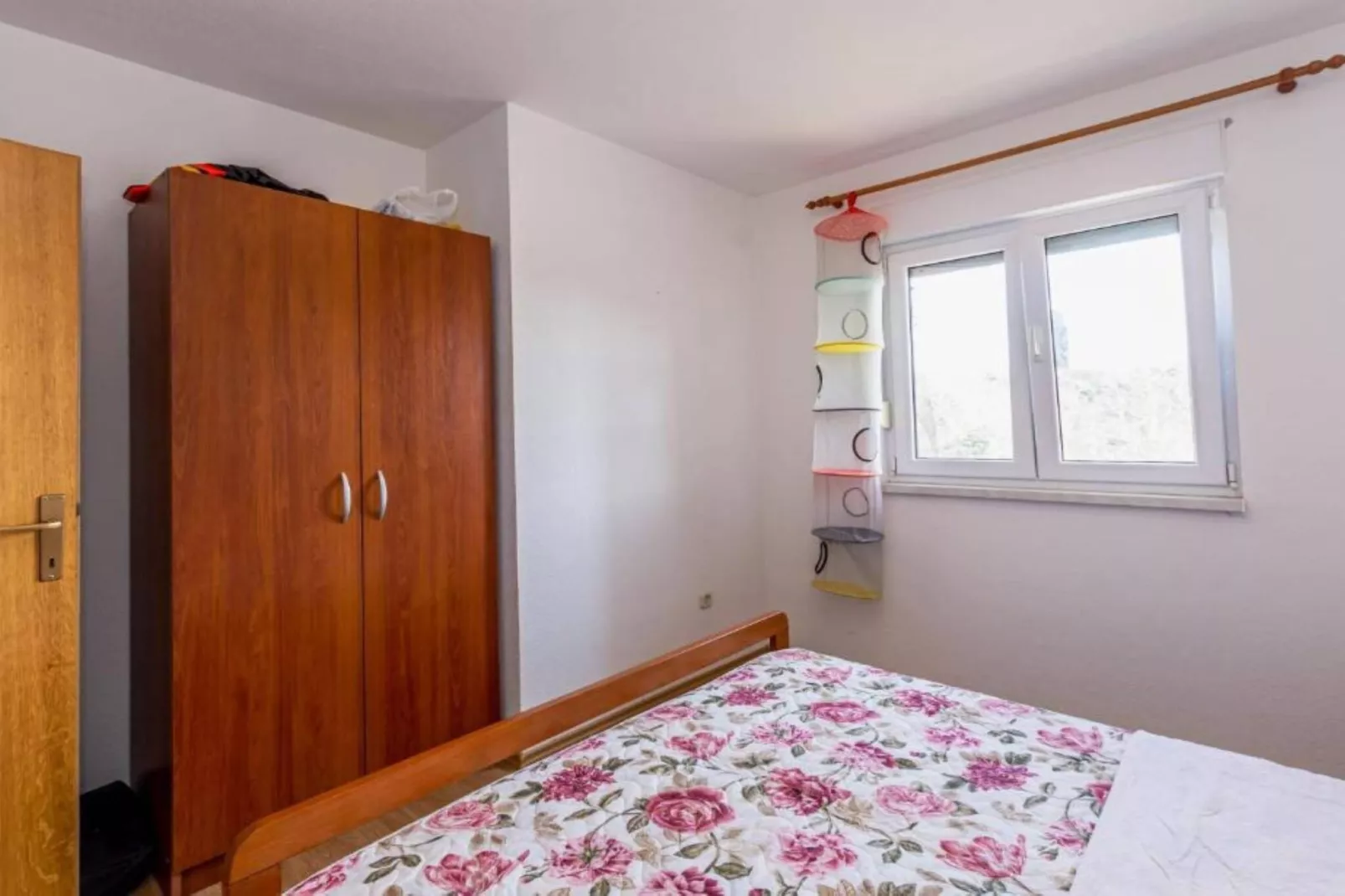 Charming and Cozy Okrug Gornji Apartment with Balcony - One Bedroom Apartment with Balcony-Chambre