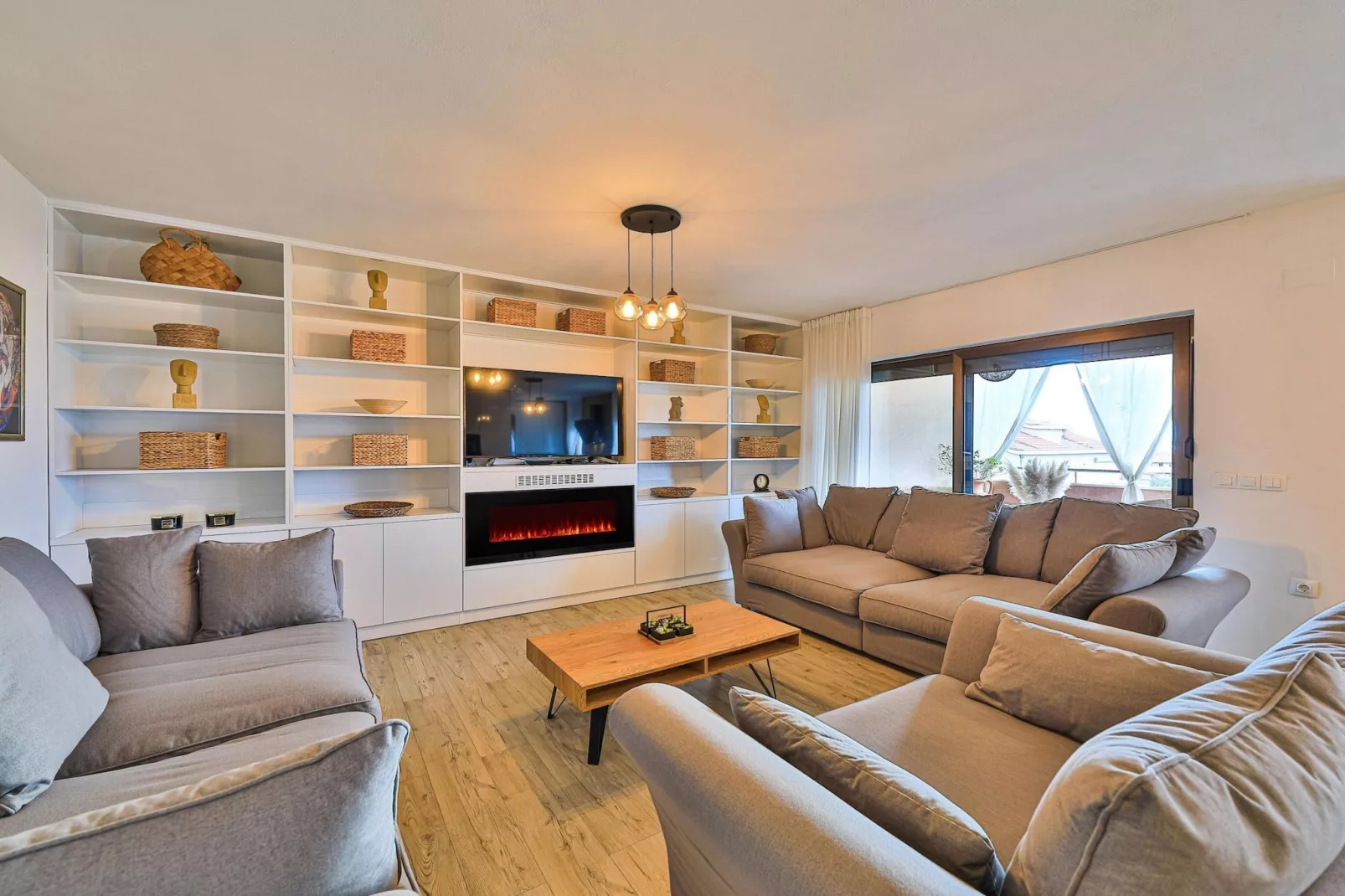 Charming Villa with Outdoor Pool, BBQ, and Sun Deck in Tranquil Kaštela Area - Five bedroom Villa-Living room