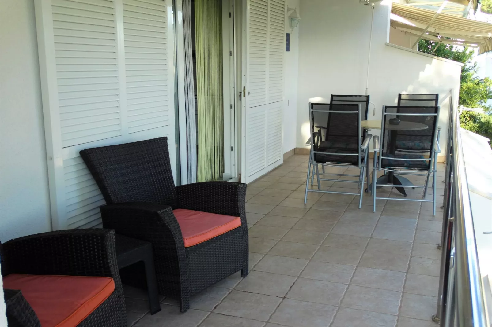 Selce Shorefront Apartment with Balcony and Sea View - Two Bedroom Apartment with Balcony and Sea View-Terrasse/Balkon