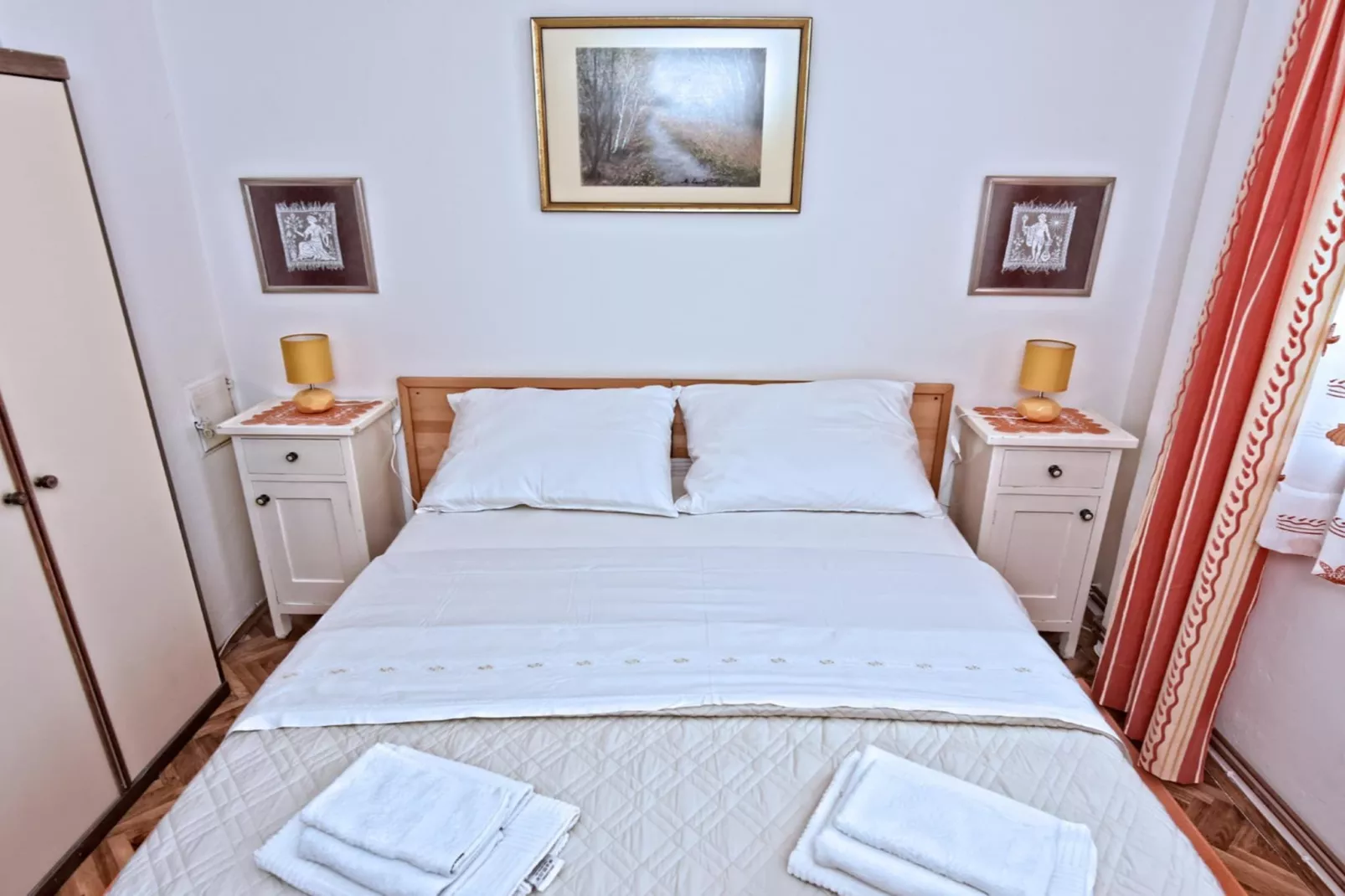 Peaceful and Secluded Krk Apartment with Terrace - One Bedroom Apartment with Terrace-Schlafzimmer