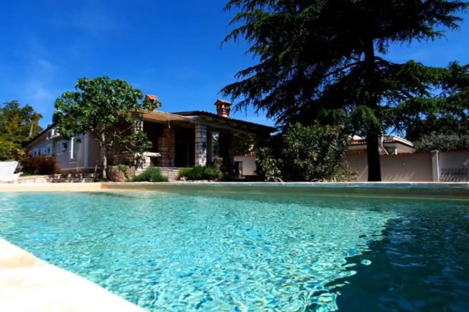 Seafront Dreamy Holiday Home Spina with Pool - Two Bedroom Holiday Home with Pool-Piscine