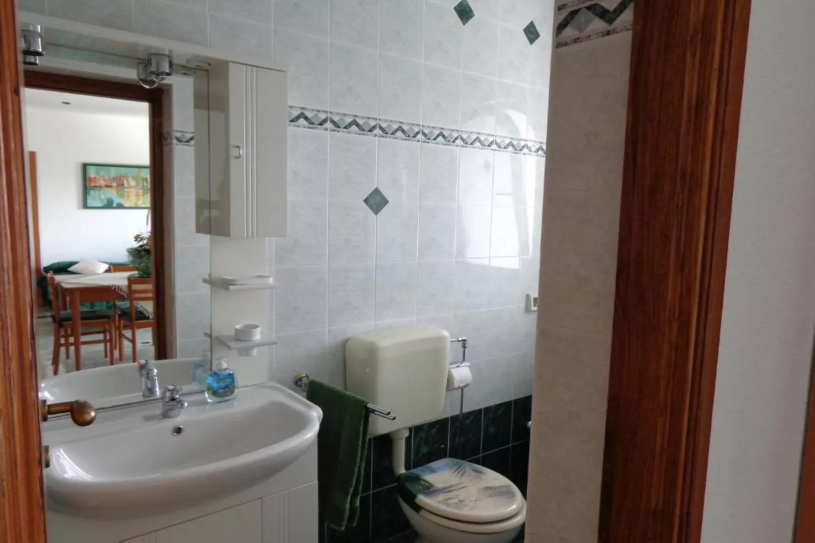 One Bedrrom Apartment-Bathroom