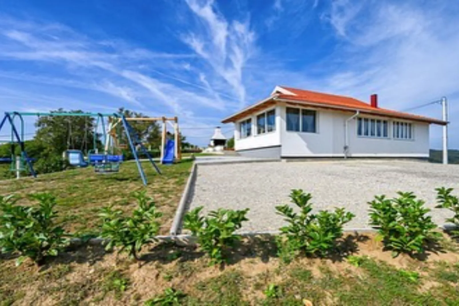 Villa Cerina - Three Bedorom Villa with Outdoor Swimming Pool-Jardins en été