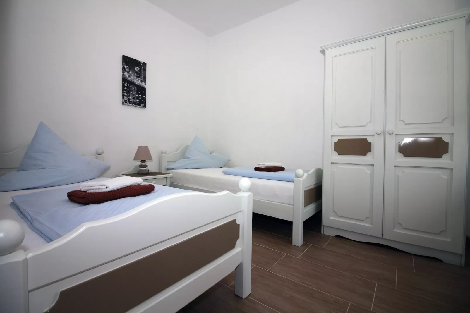 Zadar Coastal Haven - Two Bedroom Apartment With Balcony-Schlafzimmer