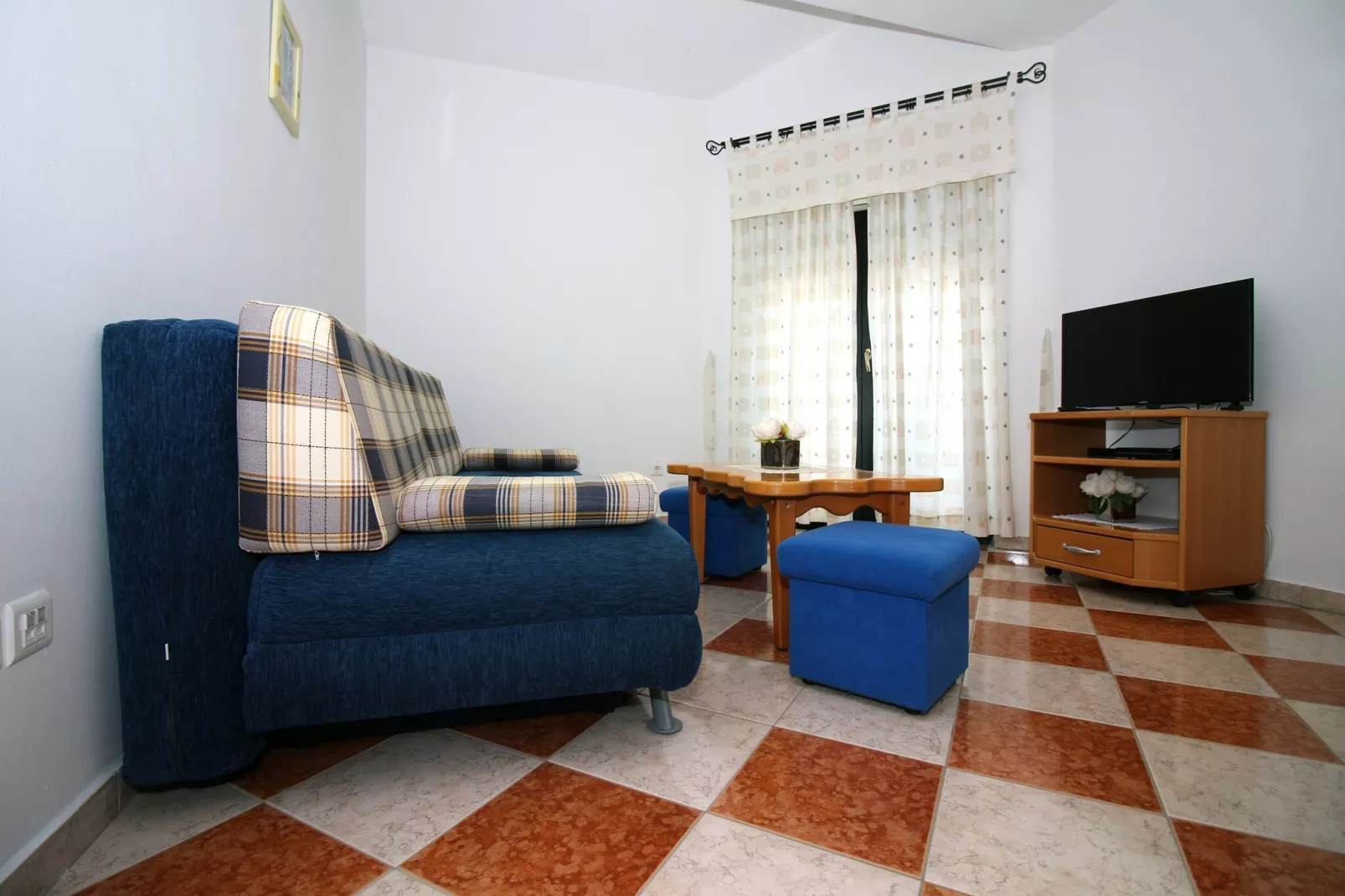 Zadar Coastal Haven - One Bedroom Apartment With Sea View-Salon
