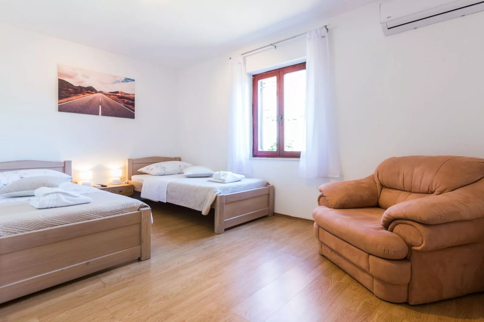 Charming and Comfortable Rooms Zadar City - Classic Double Room-Bedroom