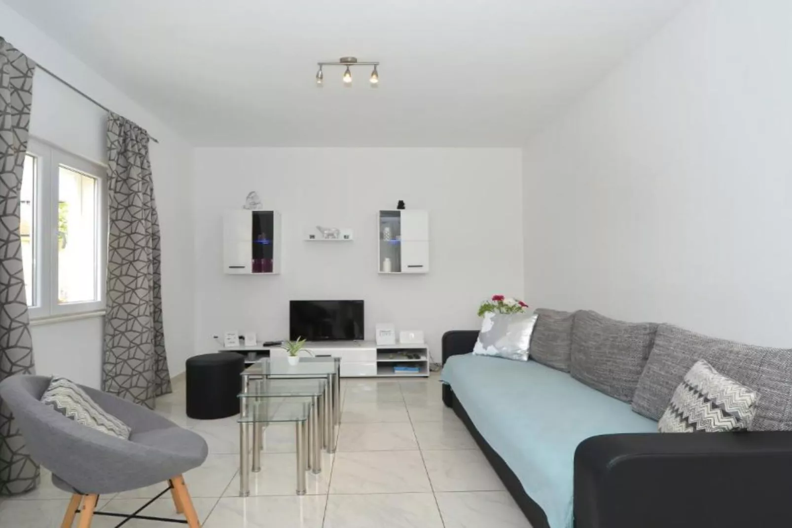 Holiday Home Mery - Two Bedroom House-Schlafzimmer