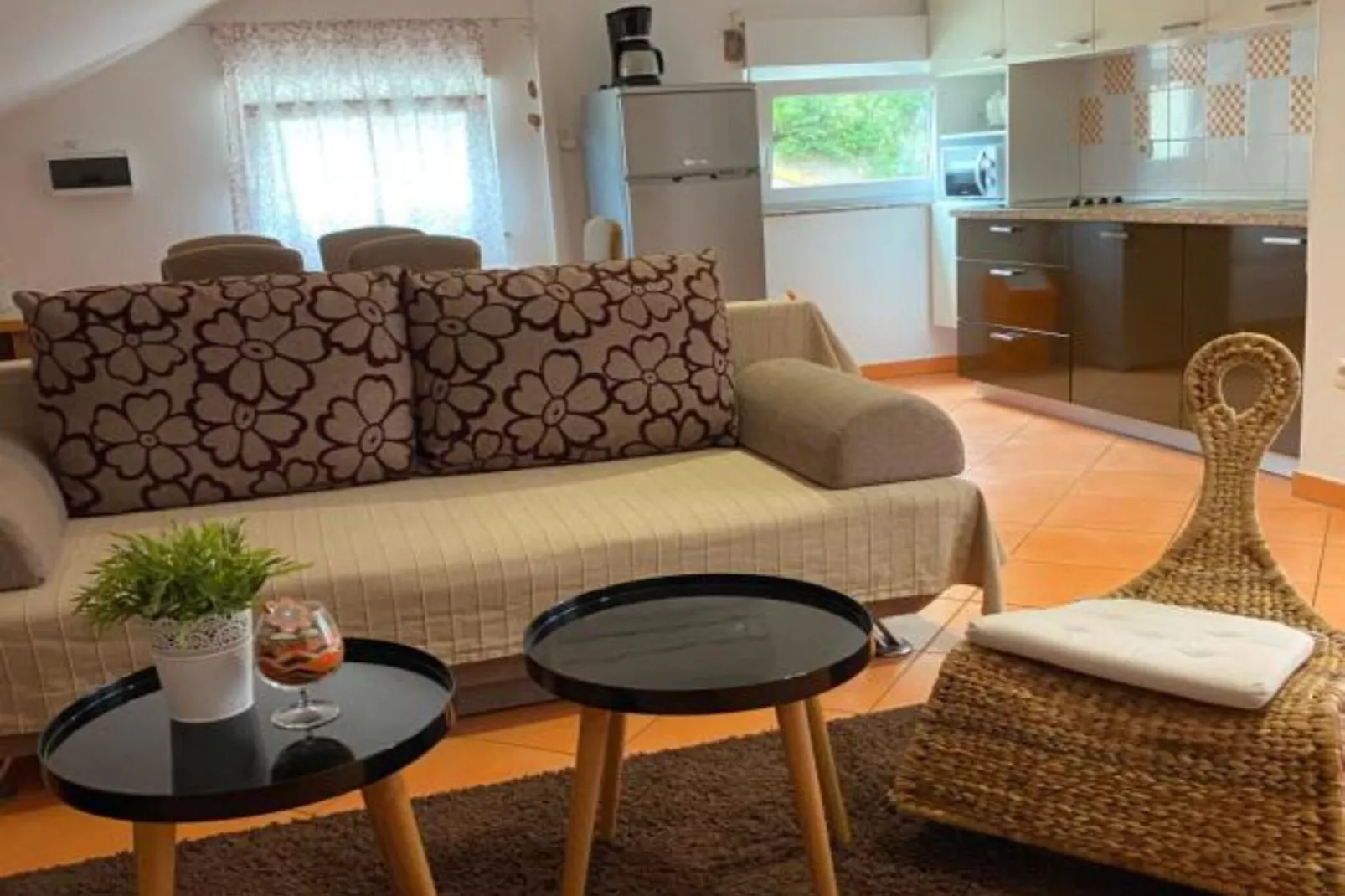 Apartments Lara Rab - Two Bedroom Apartment with Loggia-Wohnzimmer