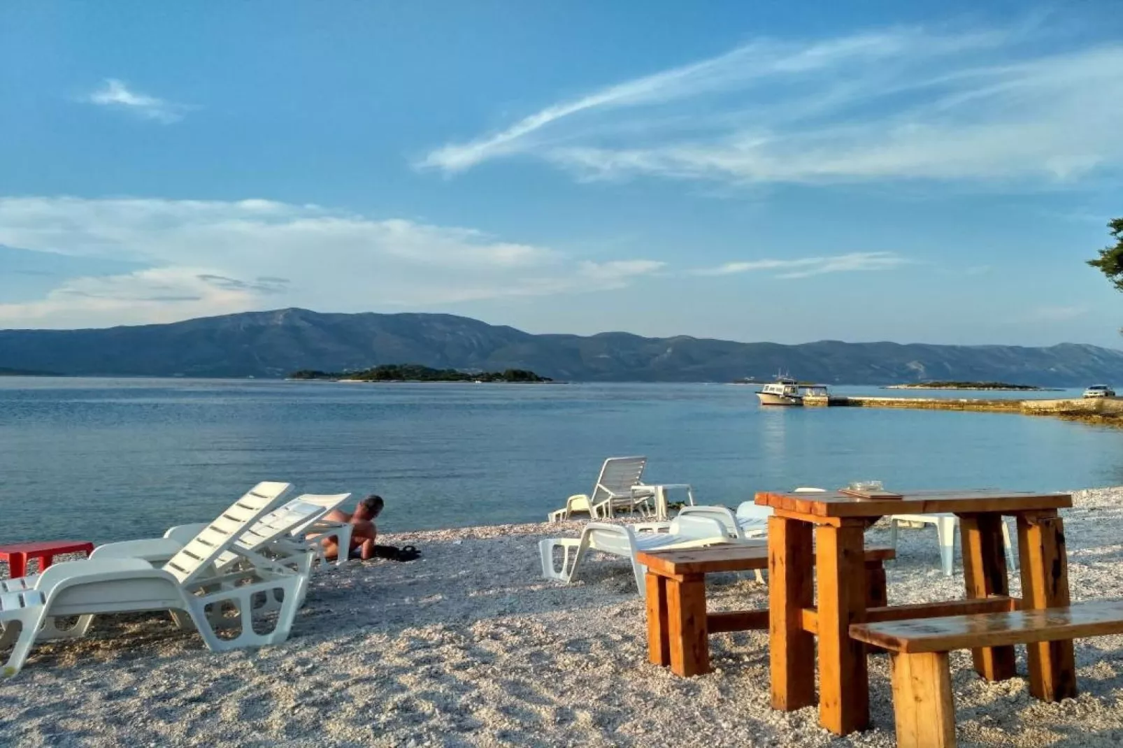Lumbarda Resort Apartments - Superior Two bedroom Apartment with Mountain View  E1-Ambiance