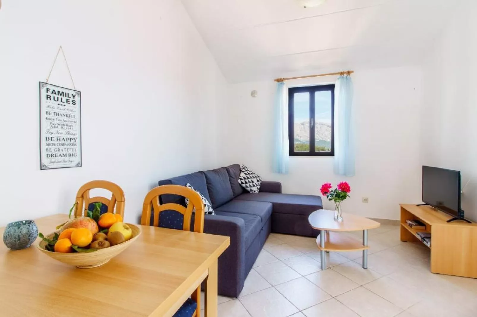 Lumbarda Resort Apartments -Comfort One Bedroom Apartment  E8-Wohnzimmer