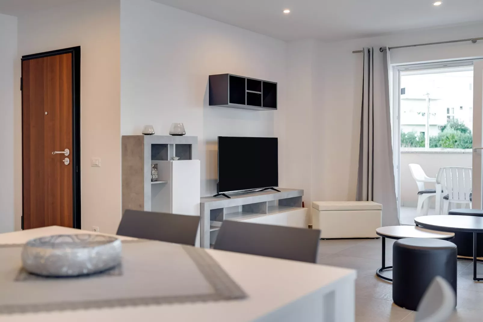 Apartment Baricevic - Two Bedroom Apartment with Balcony-Wohnzimmer