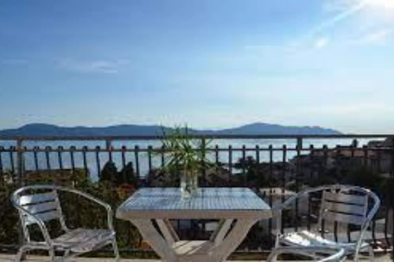Two Bedroom  Apartment with Terrace and Sea View 4-Terrasse / balcon