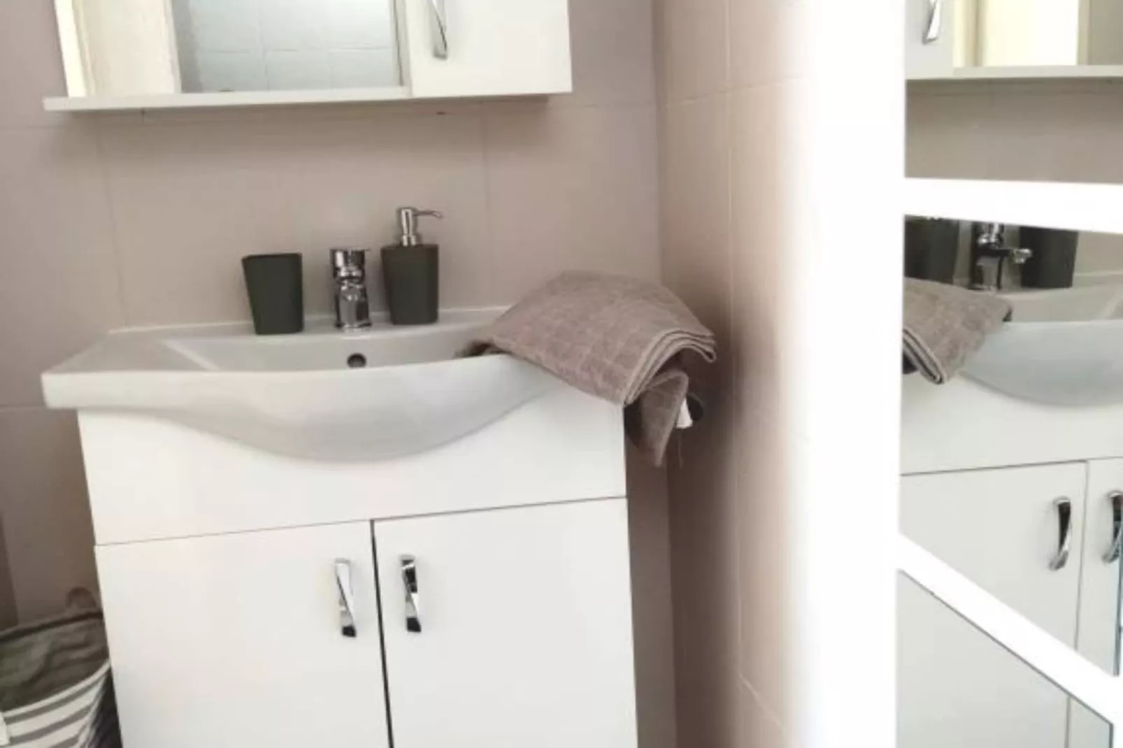 Apartments Silva - Two Bedroom Apartment with Balcony and Sea View-Badezimmer