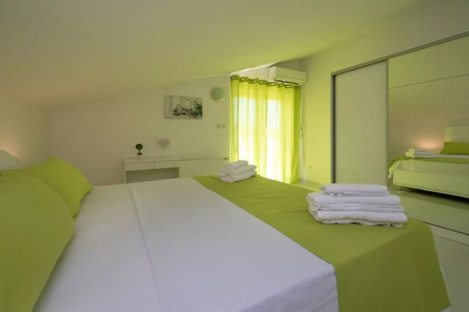 Villa Tomi - Double Room With Sea View (3)-Bedroom