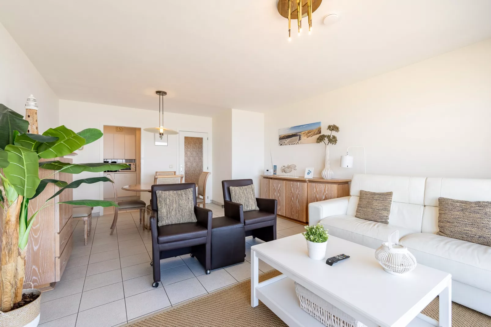 LECOMTE 9B-Living room