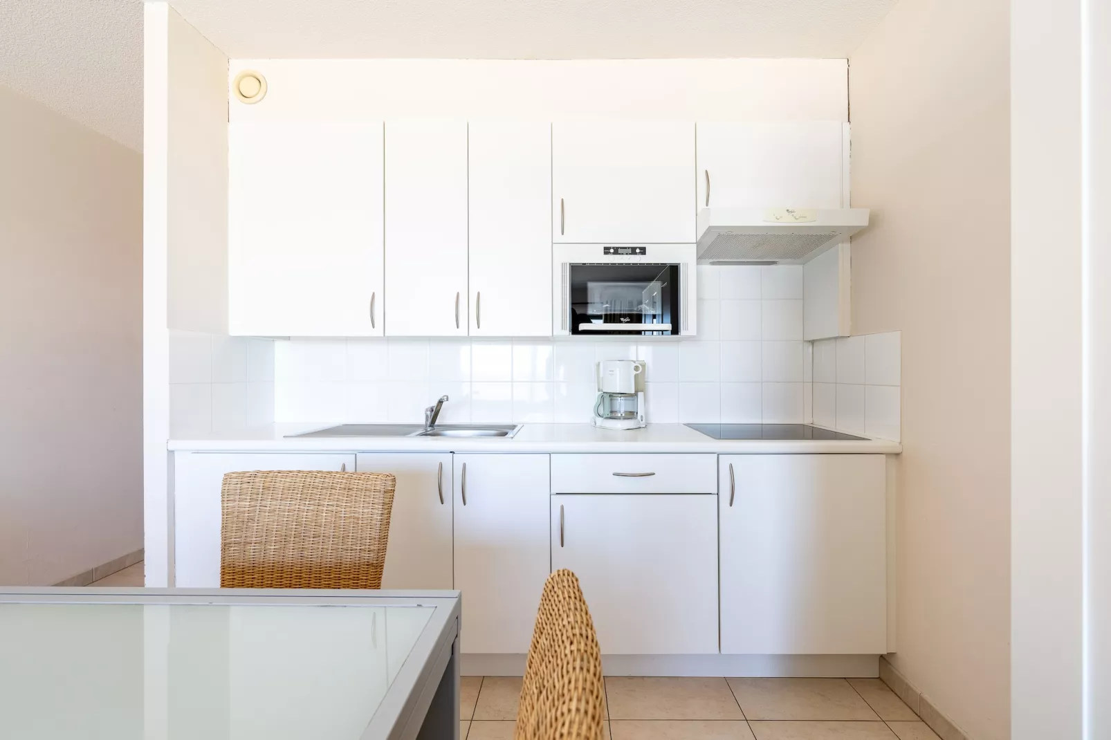 IDEAL TOWER 806-Kitchen