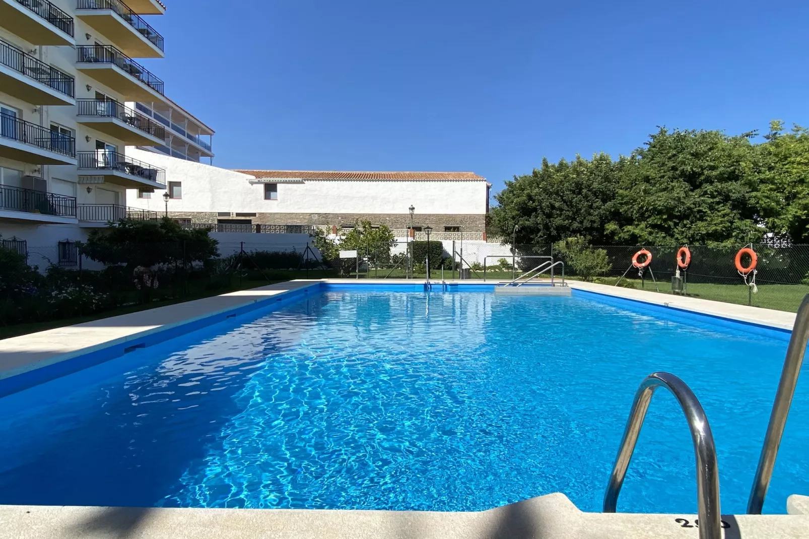 Acapulco Apartment 16 by Casasol-Swimming pool