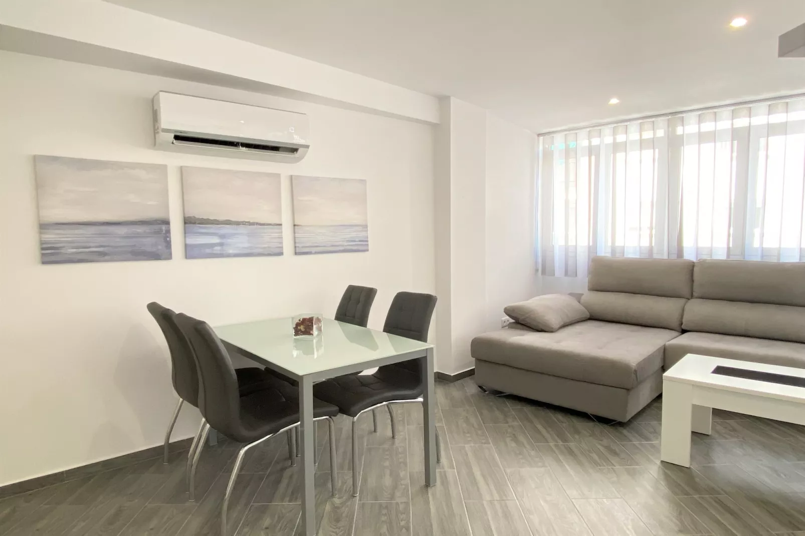 Apartamento Centro Life by Casasol-Salle à manger