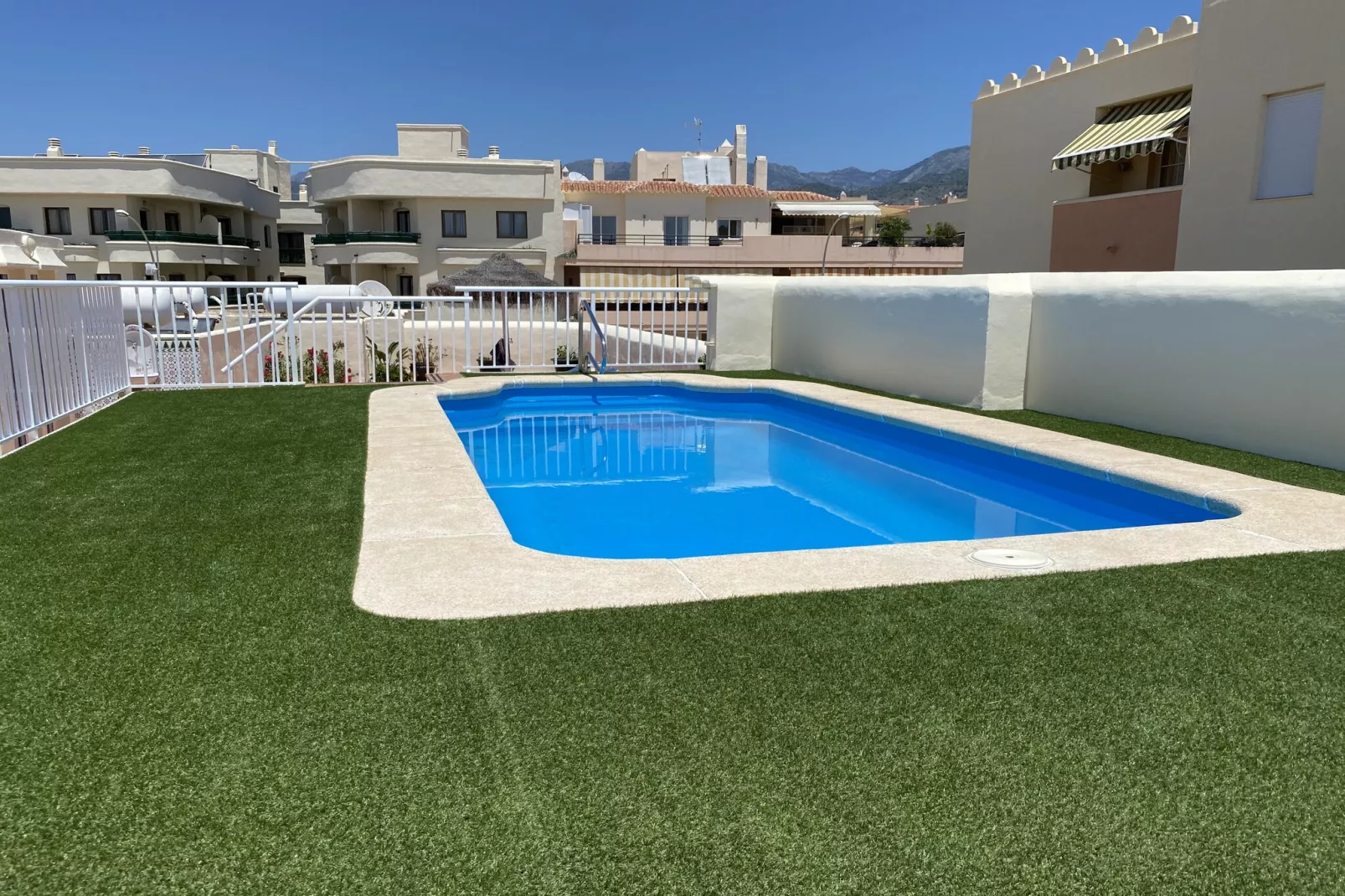 Medina Torrecilla Beach by Casasol-Schwimmbad