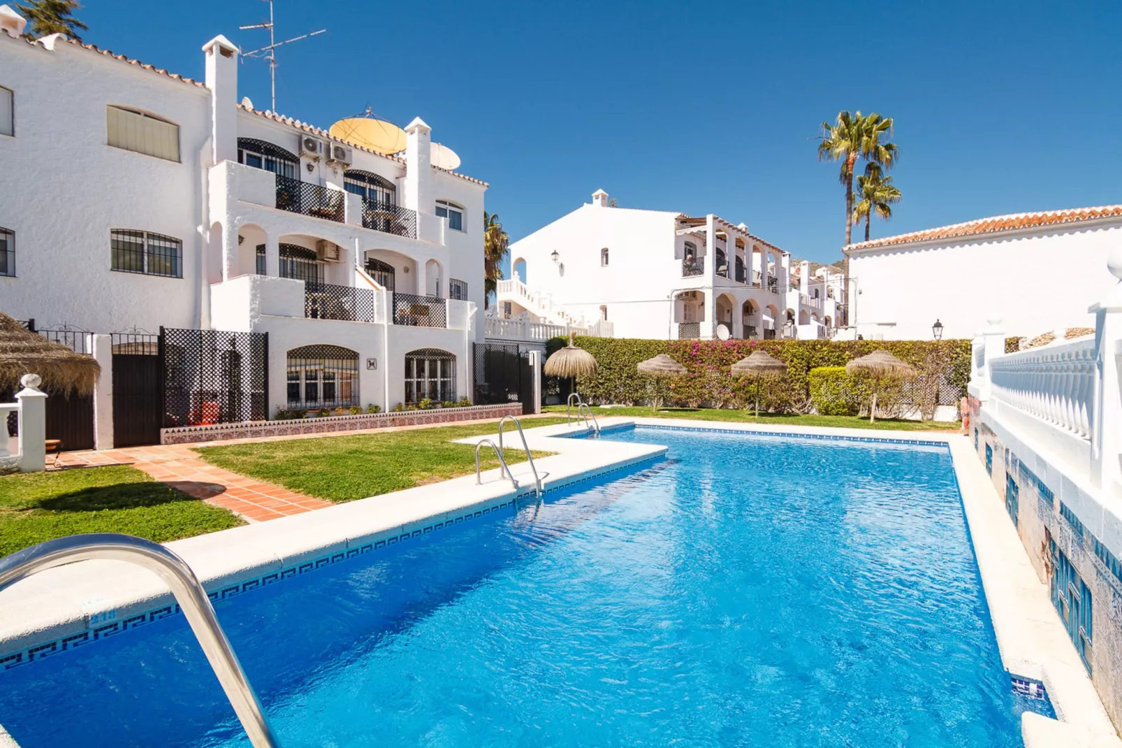 Verano Azul 67 Seaview by Casasol-Swimming pool