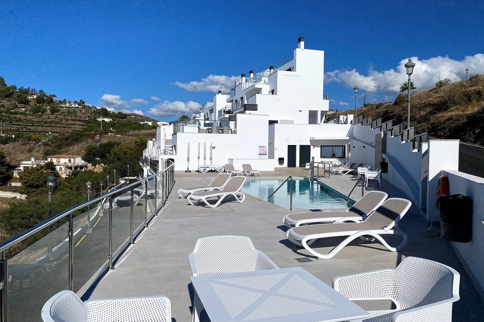 Penthouse Balcon del Mar Deluxe 3 by Casasol-Piscine