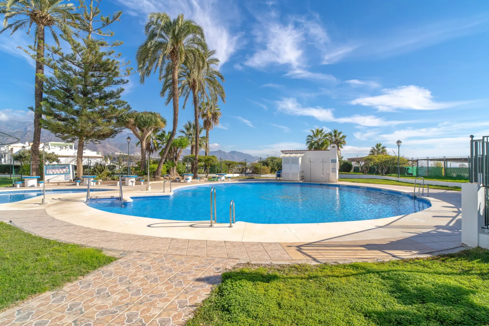 Villa Caritas Punta Lara by Casasol-Schwimmbad