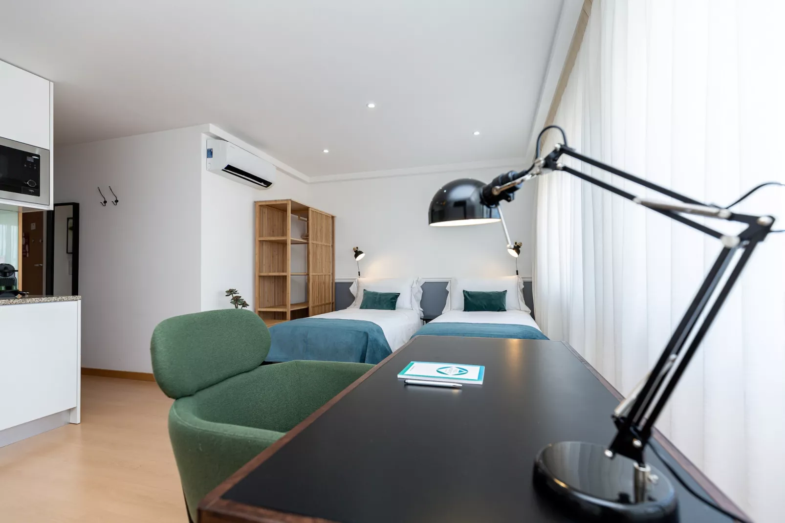 Feel Corporate Housing Marquês IV-Wohnzimmer
