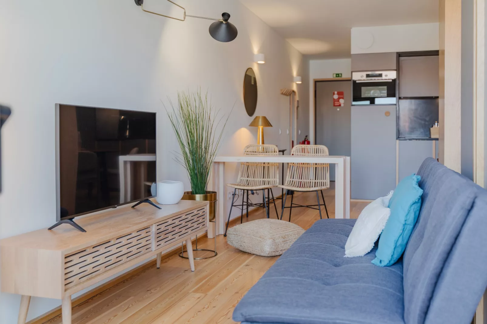 Feel Corporate Housing Campanhã 06-Living room