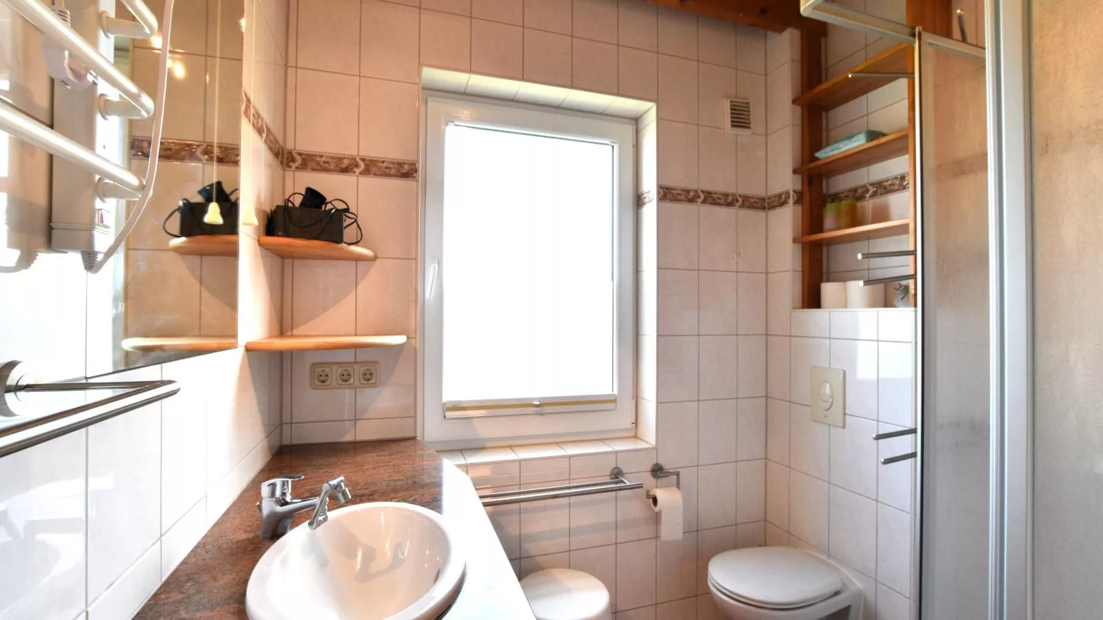 Walter-Bathroom