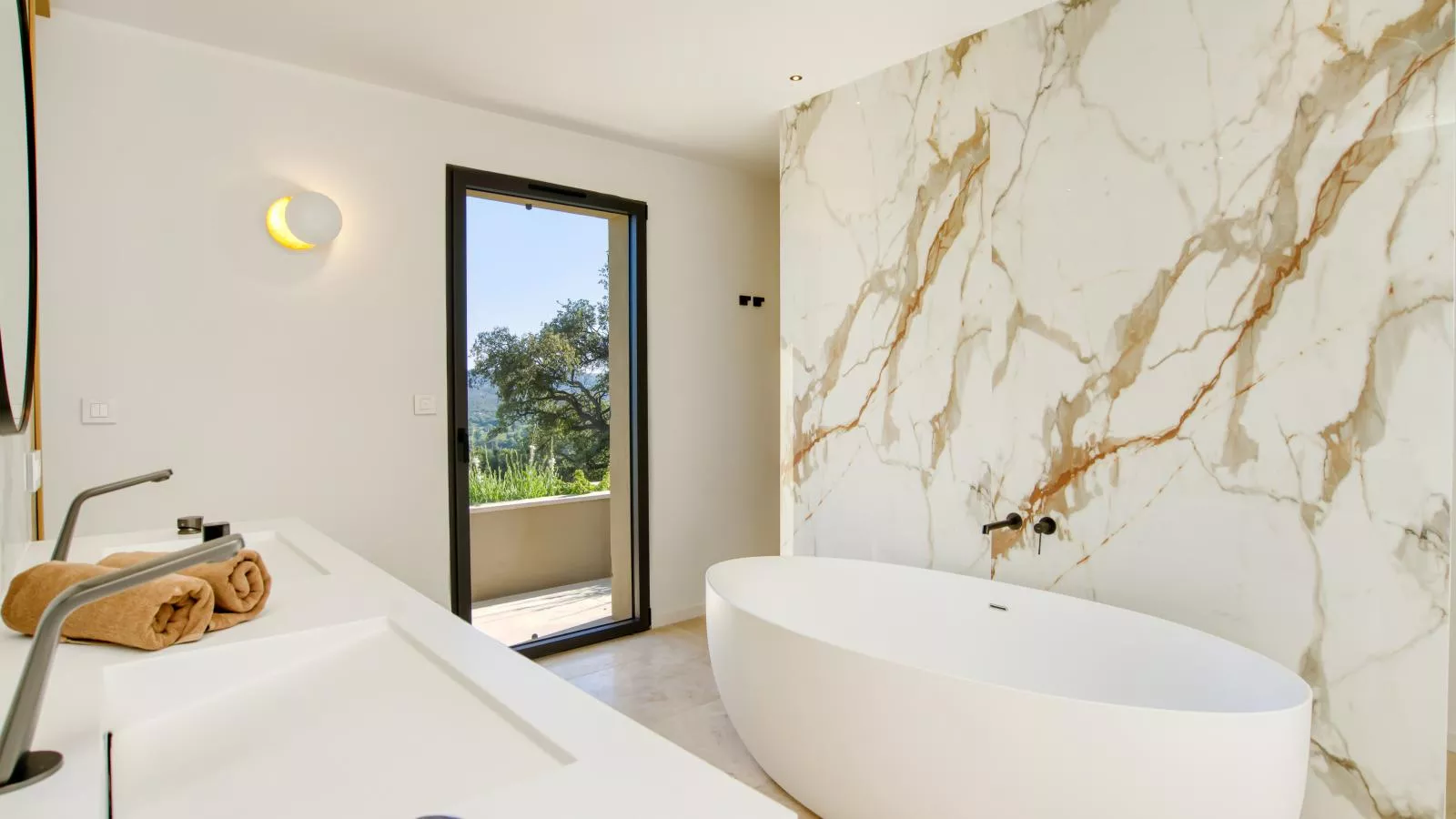 Vue Saint Tropez-Bathroom