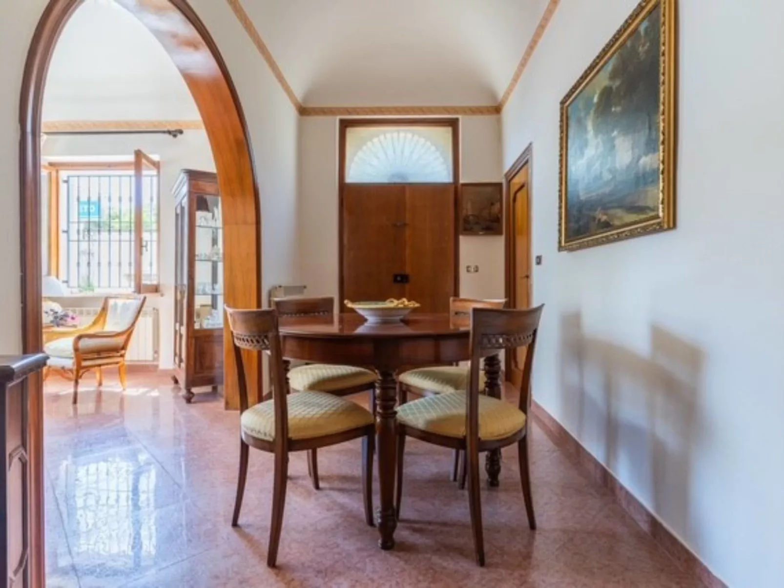 Roseto Down Town-Inside