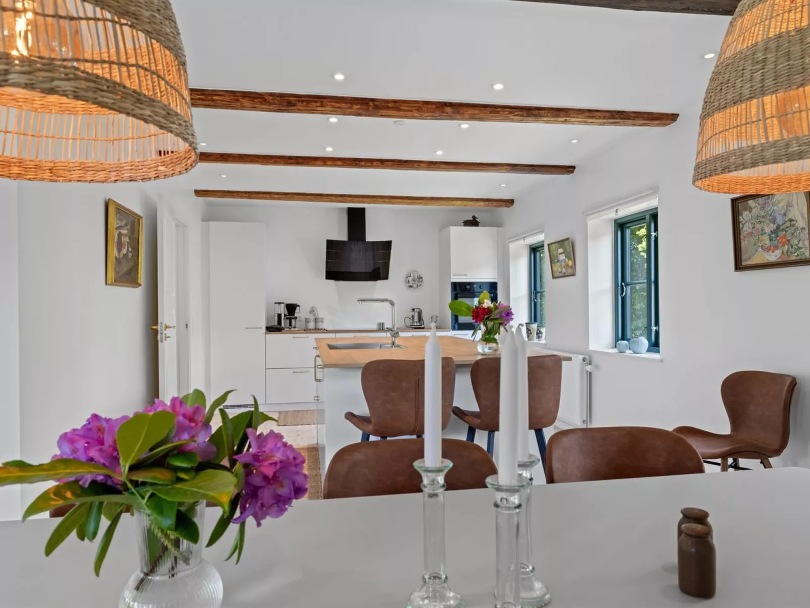 "Brun" - 1.5km from the sea-Dedans