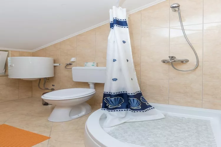 Apartments Memunić - Comfort One Bedroom Apartment with Balcony and Sea View (VELIKI)-Badezimmer
