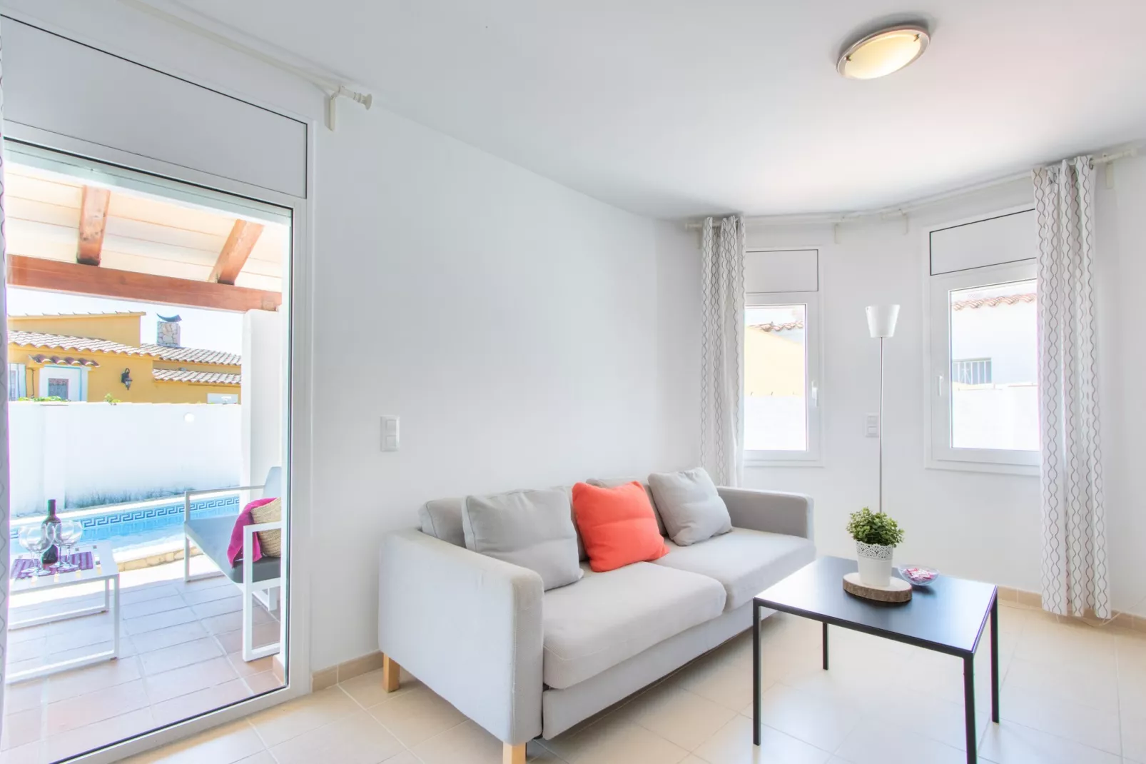 0005-ALBERES 201 C-Living room