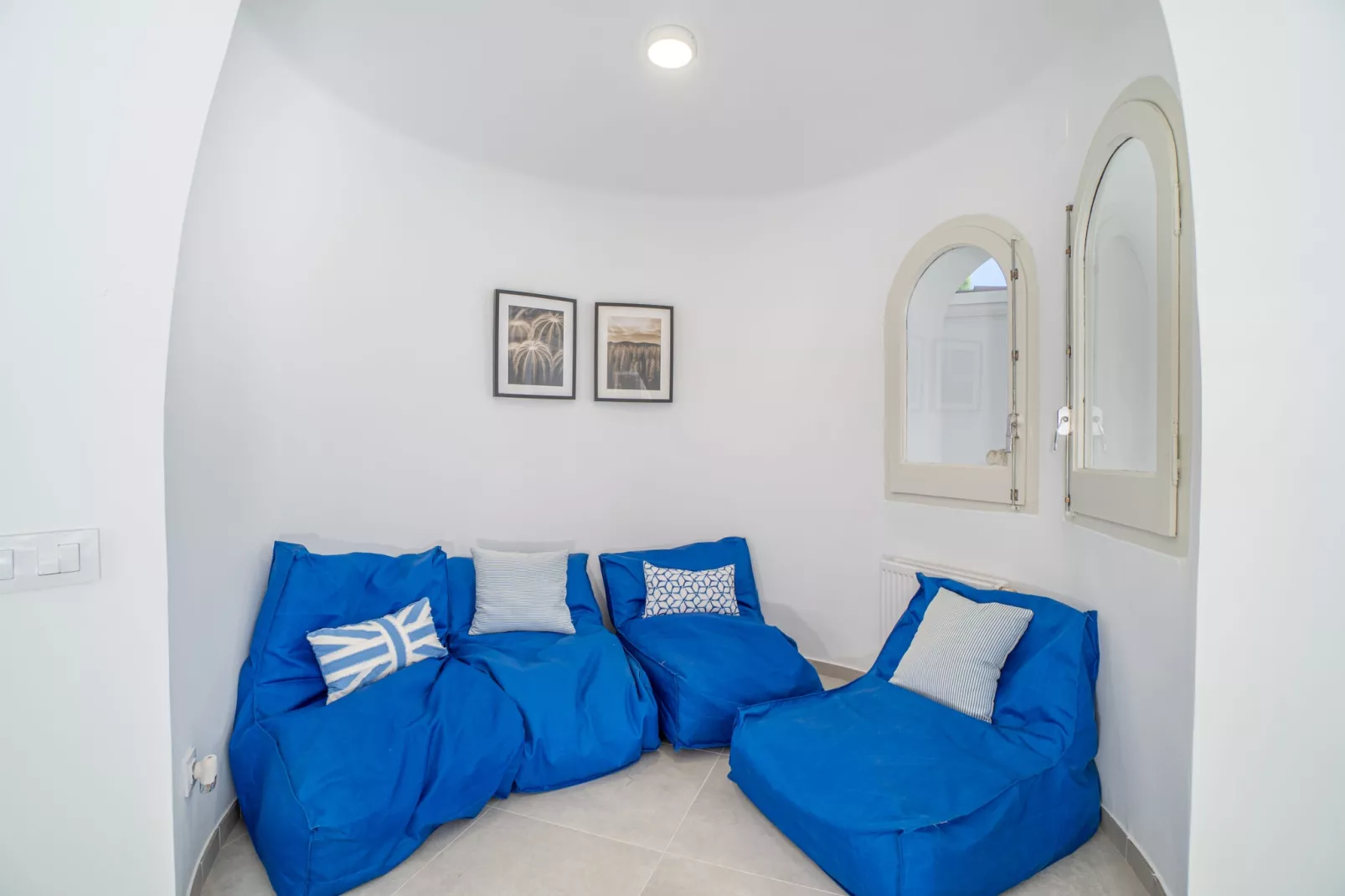 0100-LLOBREGAT 25 B-Wohnzimmer