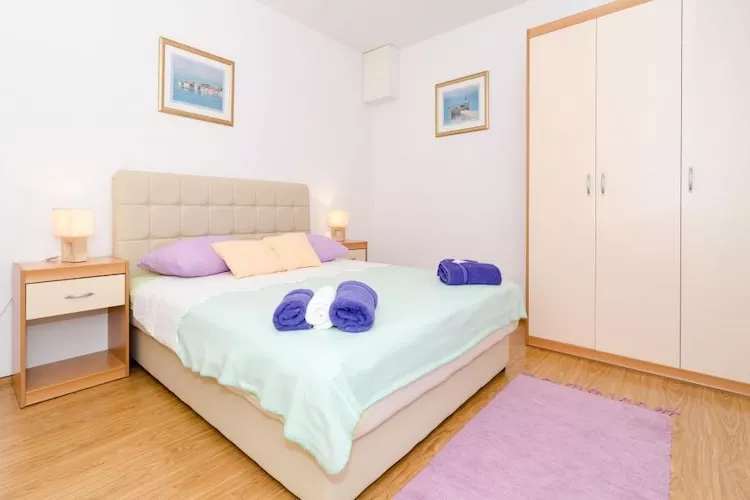 Apartment Dea - One-Bedroom Apartment with Terrace-Bedroom