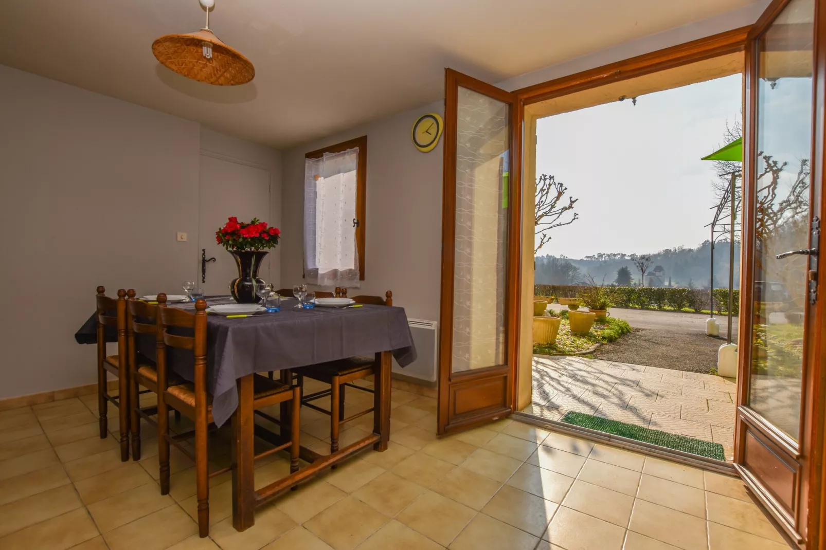 La Maison Albizzia-Dining room