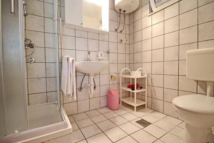 Apartments Neven - Two Bedroom Apartment with Terrace and Partial Sea View (A1)-Bathroom