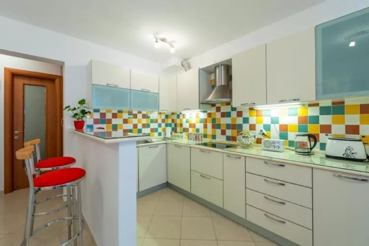 Feel Good Apartment - Two-Bedroom Apartment with Terrace and Garden View-Kitchen