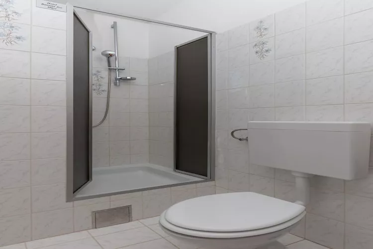 Rooms Villa Bašica - Standard Double Room with Forest View (Soba 5)-Bathroom