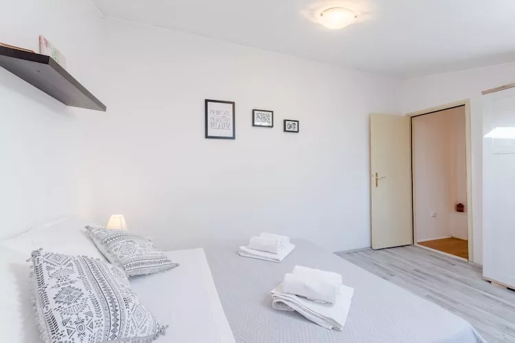 Apartment KLM - Two Bedroom Apartment-Bedroom