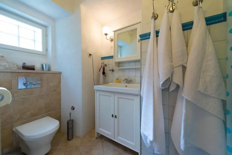 Studio Bafi - Studio with Terrace-Bathroom