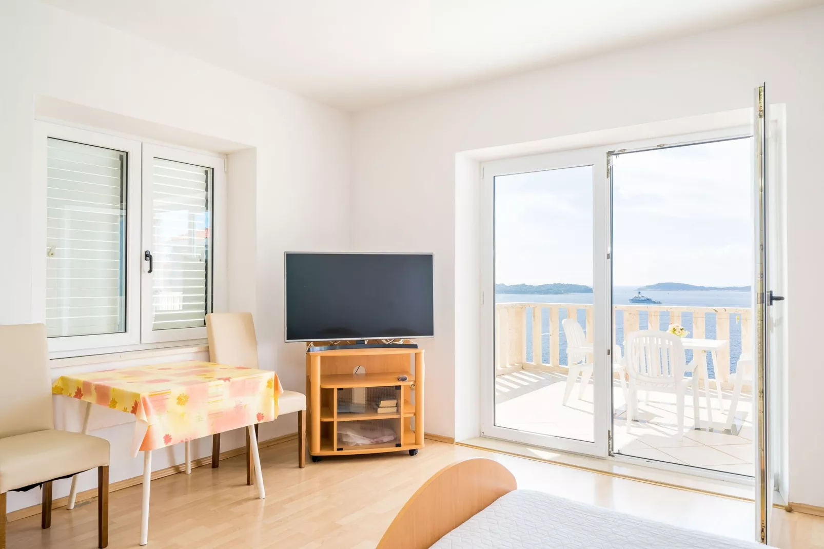 Apartments Marnic Blue Chill- Comfort Studio Apartment with Balcony(S4)-Schlafzimmer