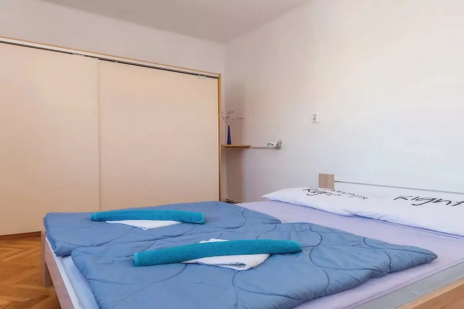 Apartment Marjan - One Bedroom Apartment with shared Terrace-Chambre
