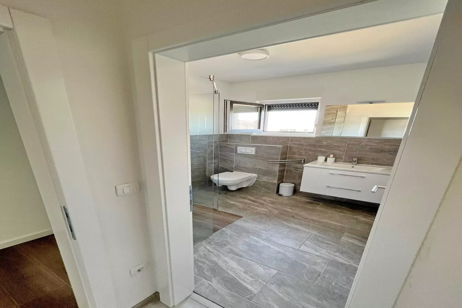 Villa Zuzul - Four Bedroom Villa with Swimming Pool-Badezimmer