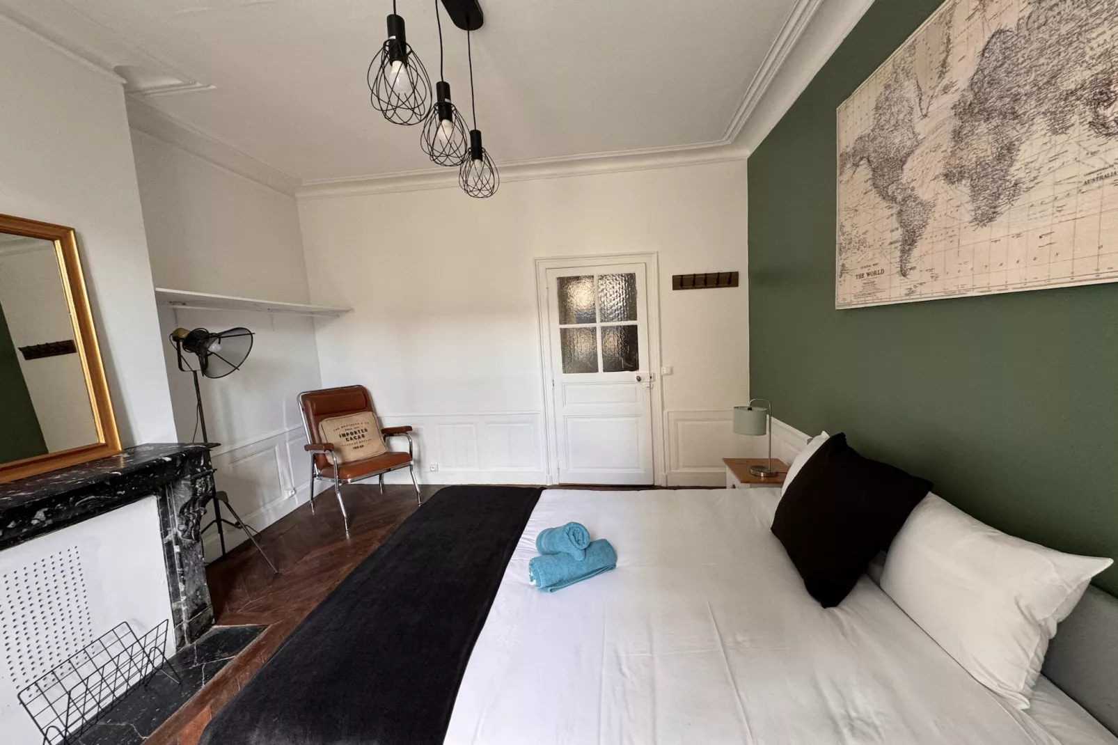 Sherlock Holmes - Home - 4 pers - Rêve au Mans-Bedroom