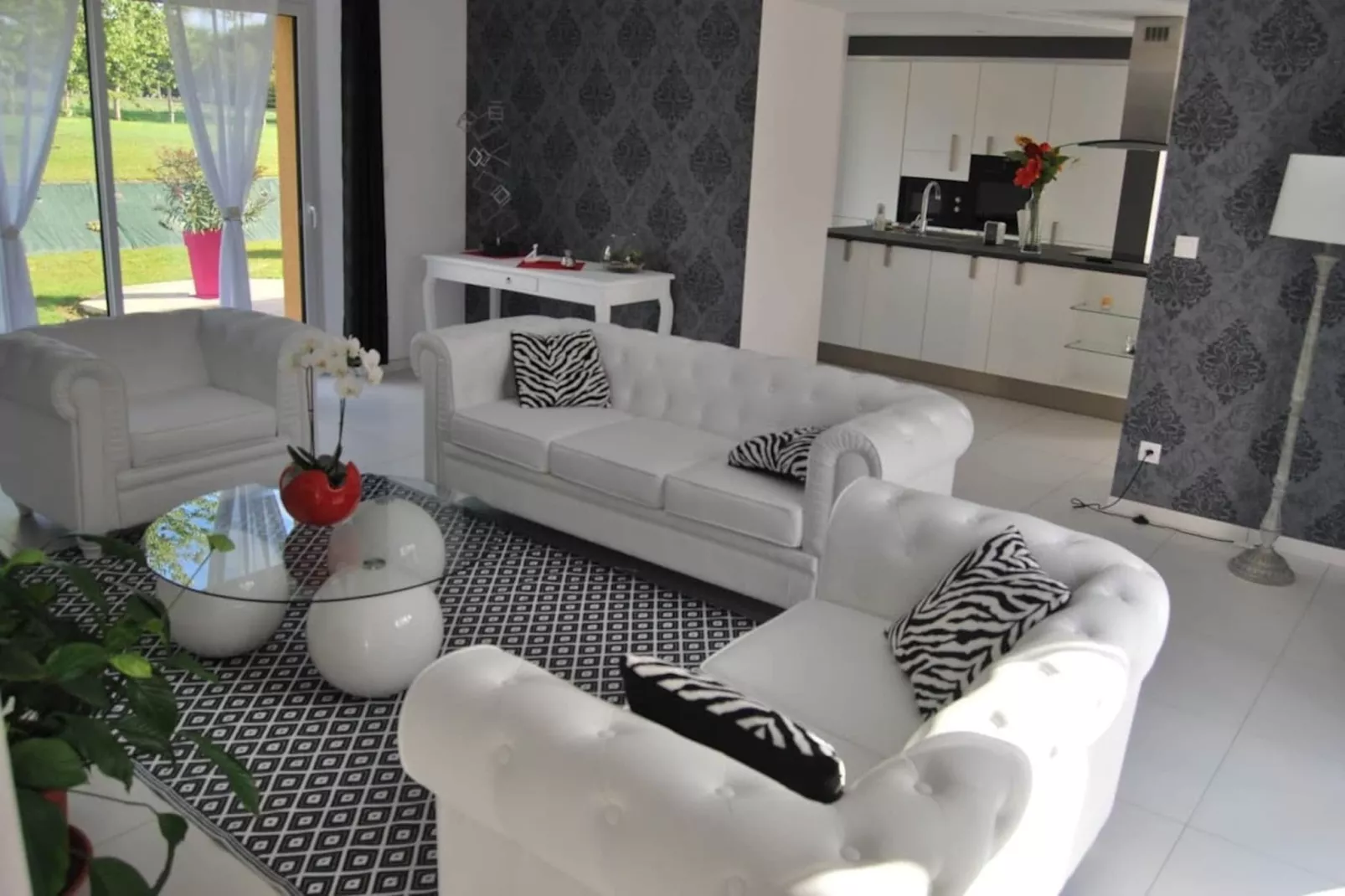 Arnage - Corner - Lodge - Piscine - Rêve au Mans-Living room