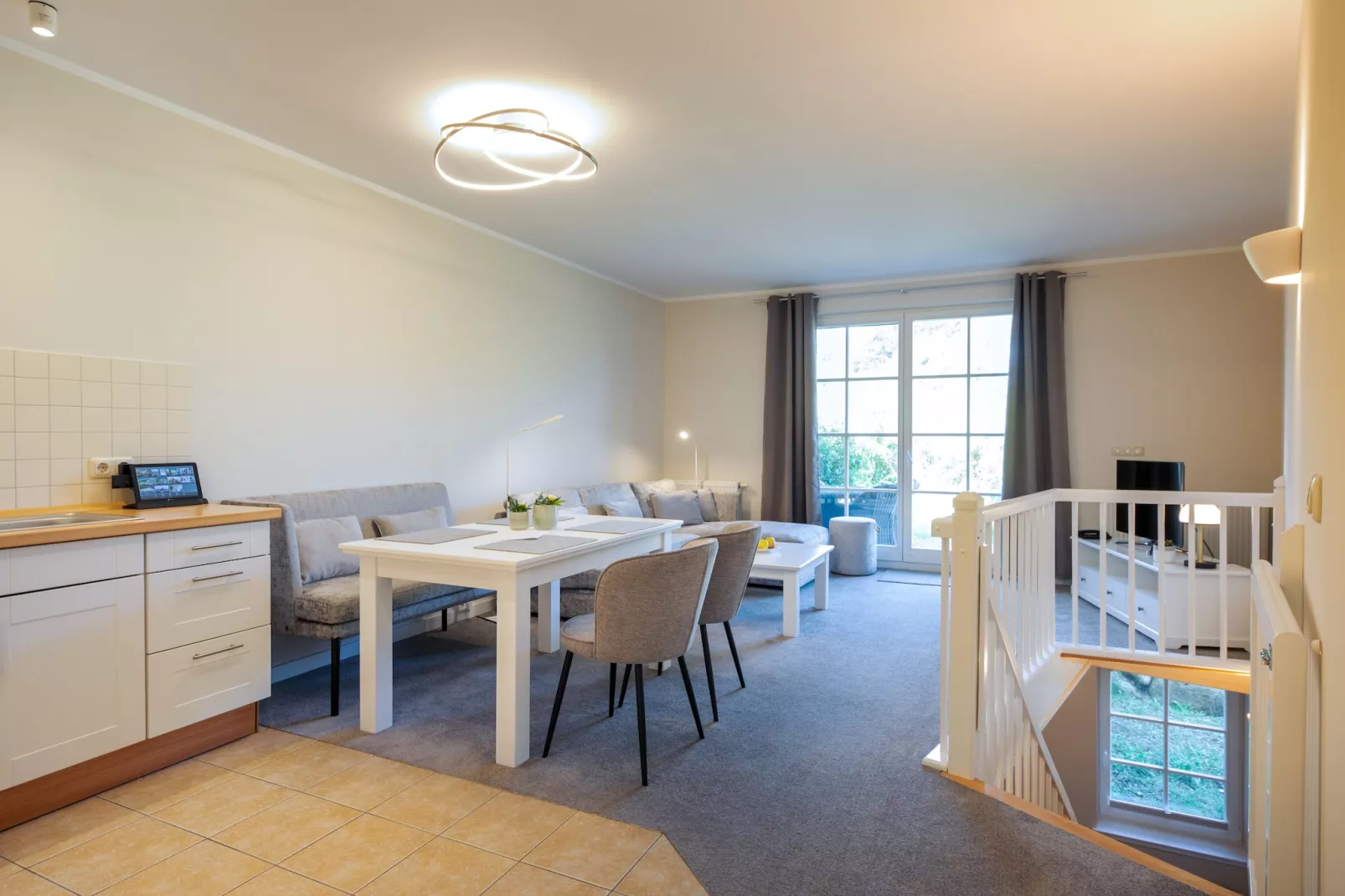 Garten-Maisonette Ferienwohnung - Strandhotel Dünenmeer-Esszimmer